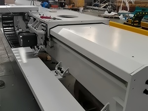 <strong>Robot</strong> Walking Tracks for Welding Equipment Handling Spraying <strong>Loading</strong> and <strong>Unloading</strong>