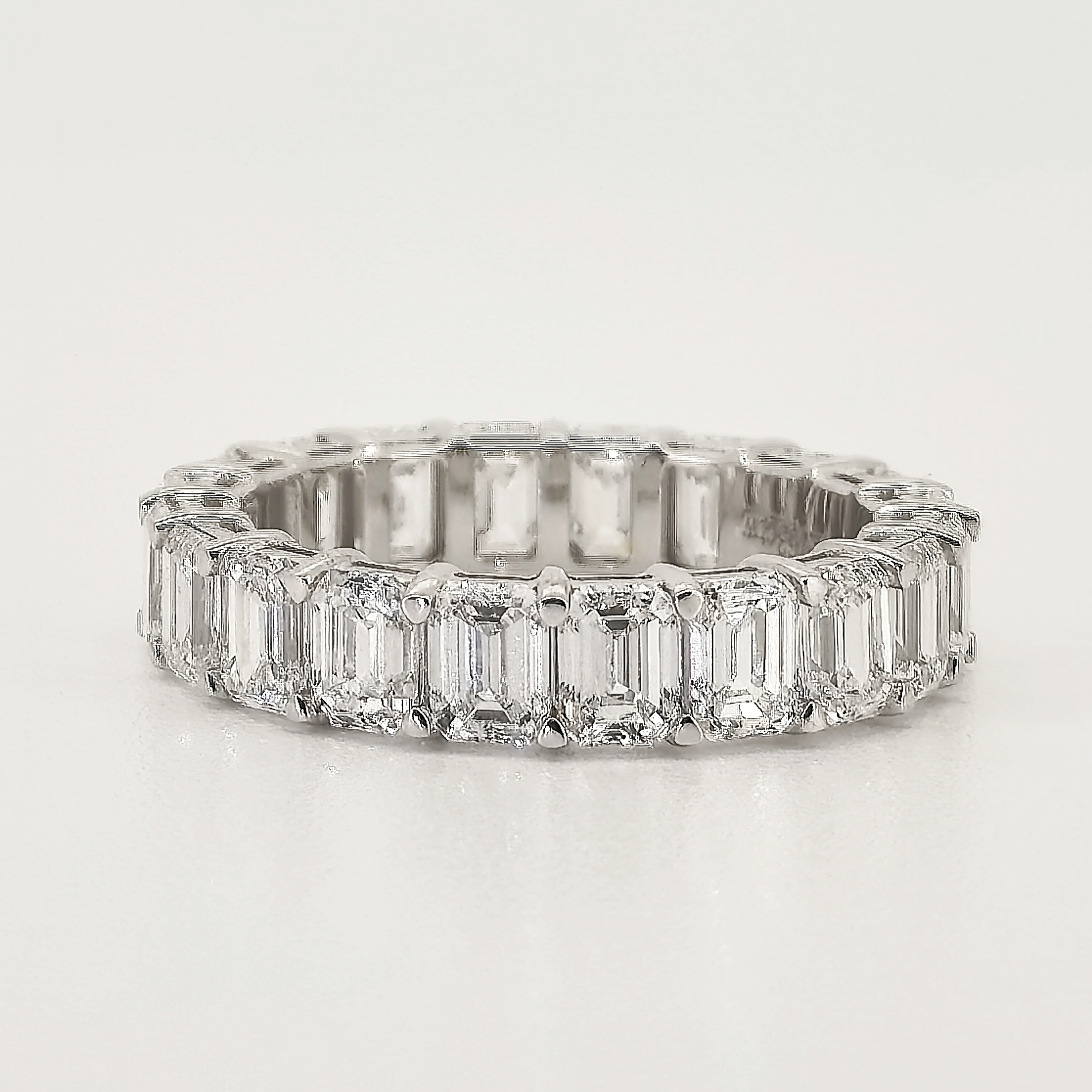 18k Gold +Emerald full band