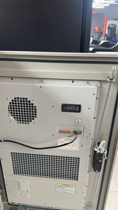 Formato personalizzato 42u Cabinet di rete con 19 pollici porta di vetro di fabbrica progettato per esterni Telecom Server Rack per centri dati IP55 - Product Image 2