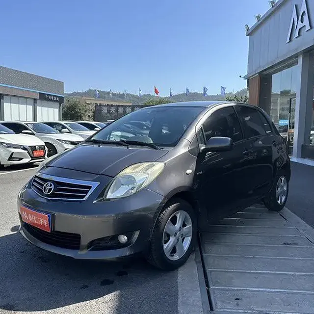 Online Sales Japão Toyota Yaris 2011 1.6G Compacto Hatchback Valor-preservando Usado Adulto carro Especializado