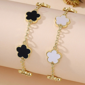 Merryshine sıcak satış moda Charm bilezikler lüks beş yapraklı yonca çiçek ışık yeni lüks takı kombinasyonu Charm bilezikler