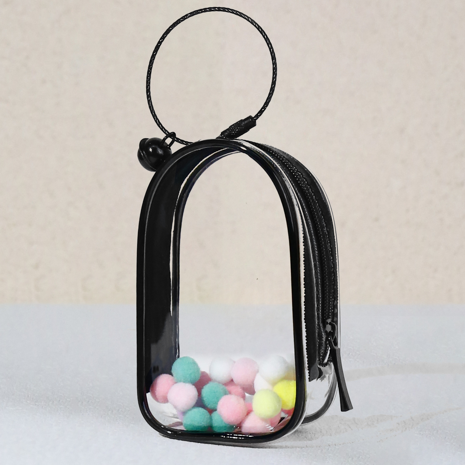 Noir-cercle carré-cloche avec anneau et pompon