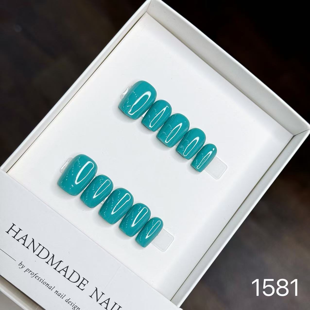 1581
