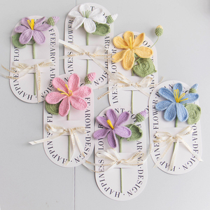 Bán Buôn Dệt Tay <span class=keywords><strong>Lily</strong></span> Hoa Crochet Bó Hoa Nhân Tạo Dệt Kim Trang Trí Với Hoàn Thành Cái Nhìn Cho Món Quà Ngày Của Mẹ Cho - Product Image 4