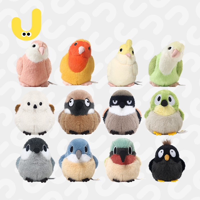 Huit oiseaux perroquets quatre