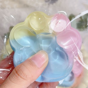 ユニセックス子供TPR猫足スクイシー卸売遅いリバウンドおもちゃユニークなタバギフトボールボックス5〜7歳猫爪ピンチ