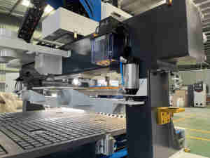 Línea de producción de muebles de madera, máquina enrutadora CNC ATC con descarga de carga automática para carpintería - Product Image 6