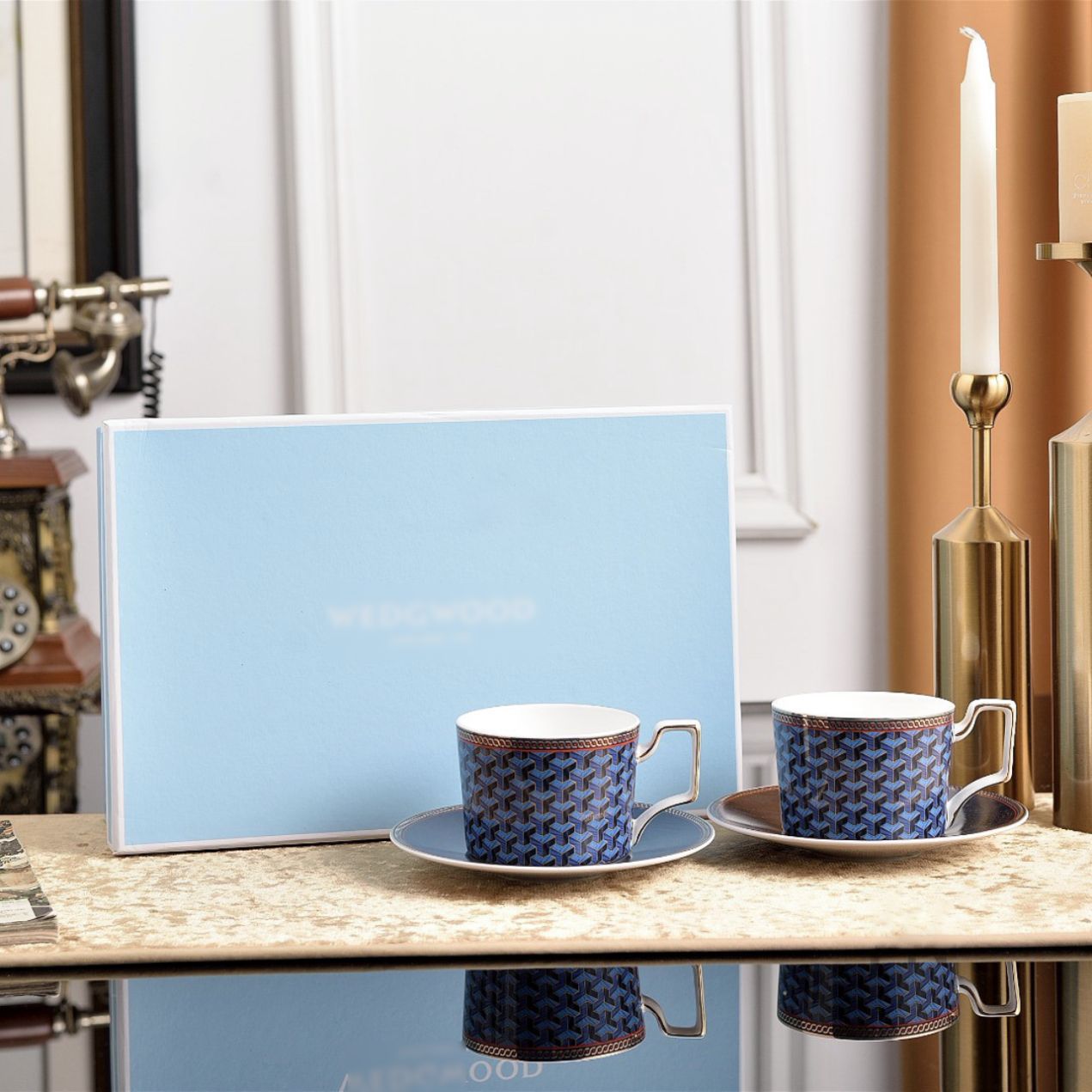 Type D-2 cups and 2 saucers