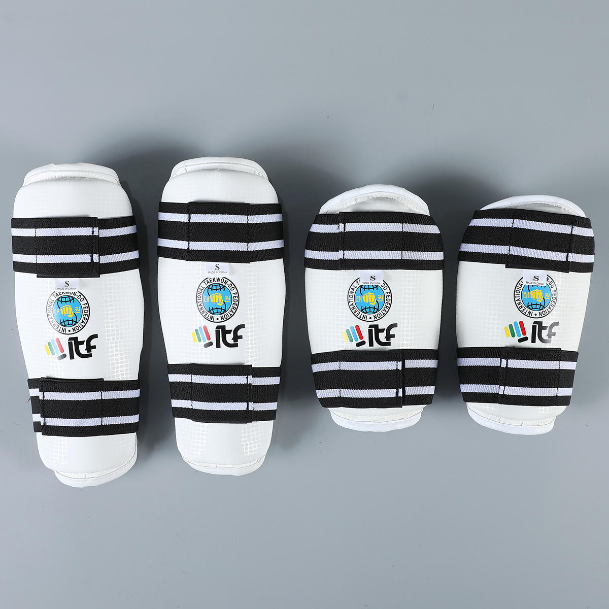 เครื่องอุ่นขาสีขาวไม่มีลายพิมพ์