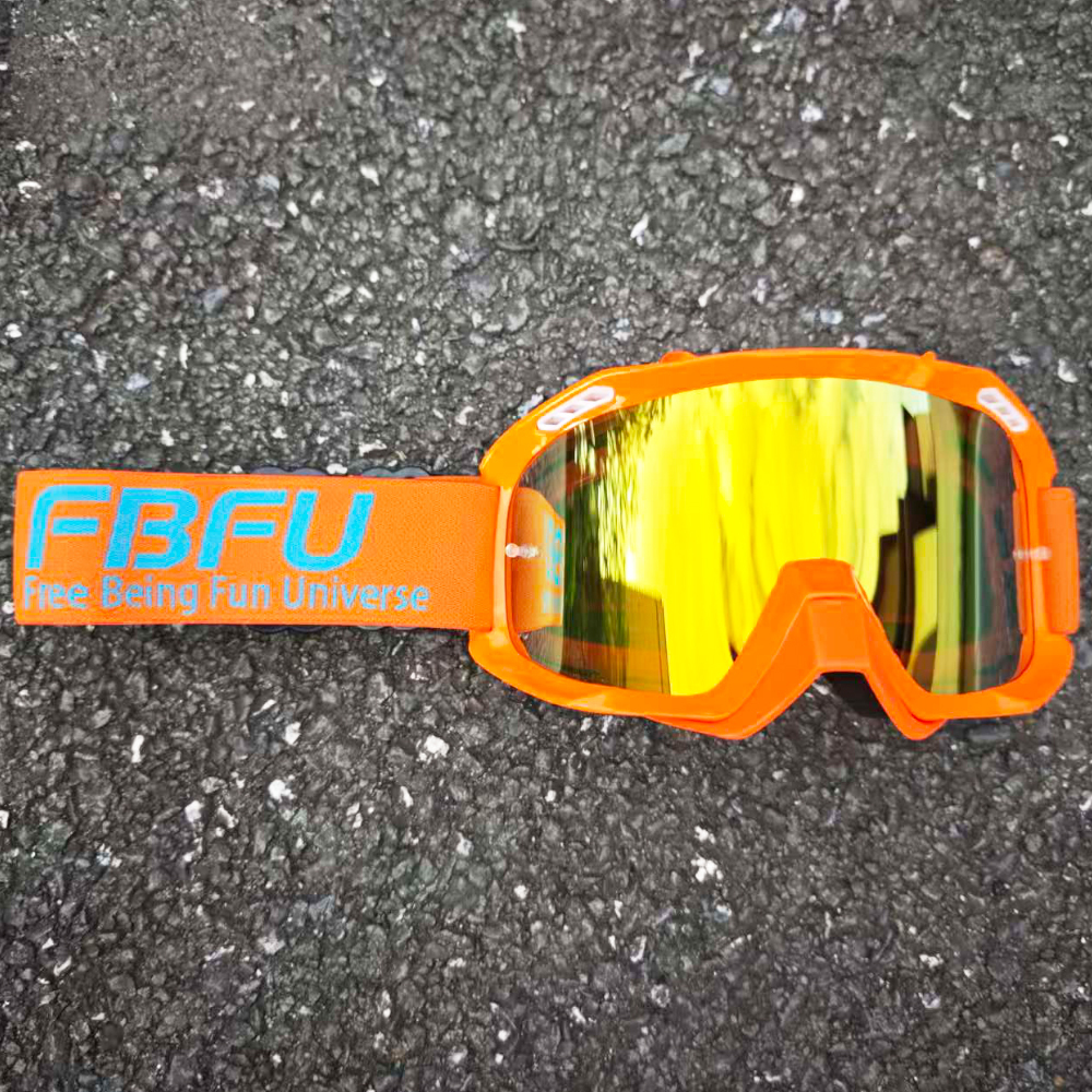 Gafas rojas con montura naranja