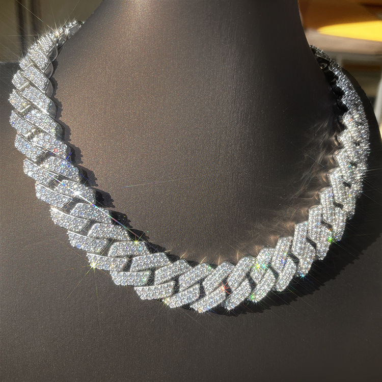 20MM-argent-moissanite