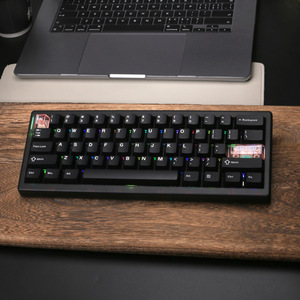 Teclado mecánico QK61 V2 60% Estructura de junta de diseño VIA /Qmk Programable Intercambio en caliente Tres modos Inalámbrico 2,4G Teclado RGB - Product Image 2
