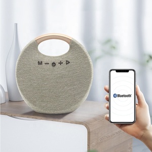 Sistema de altavoz con mango de aluminio, funda de tela con diseño de carcasa, batería recargable, micrófono incorporado - Product Image 1