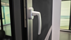 La finestra astuta del sistema slidng altamente personalizzata con il sistema del punto di bloccaggio può essere accoppiata con vetro fisso - Product Image 2