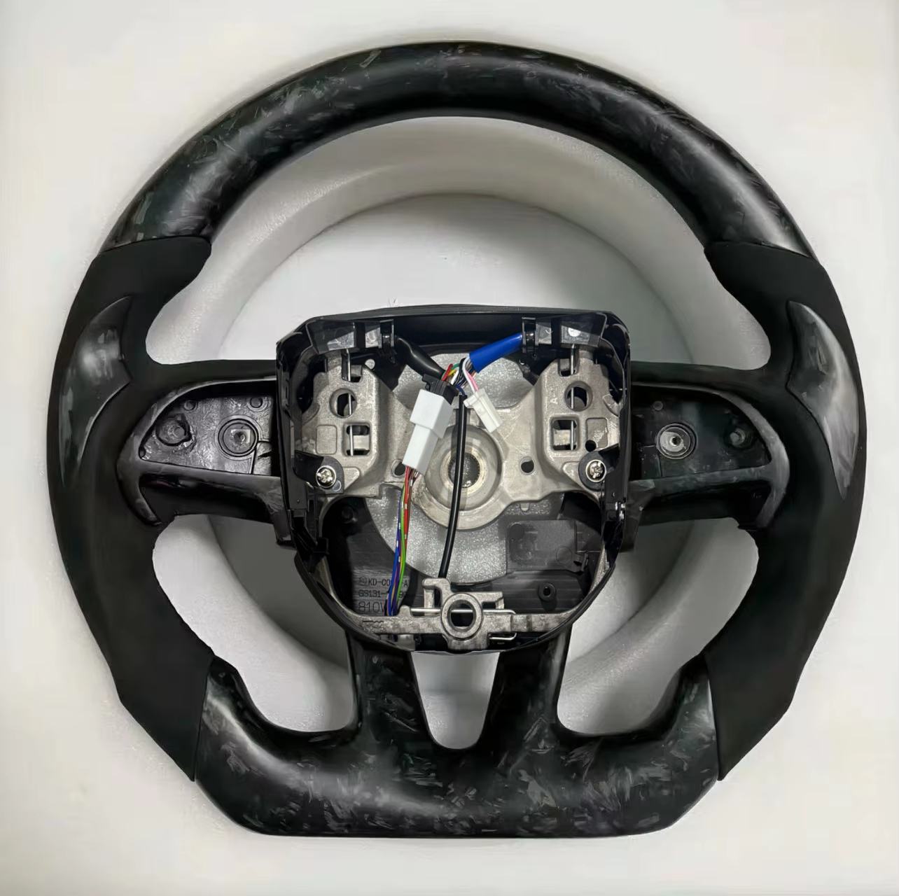 Matte carbon fiber steering wheel