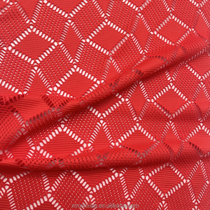 XA2915 tela de malla de LICRA de poliéster elástica de 4 vías de color personalizado para traje de baño agujero tricot red Bikini de natación liso - Product Image 4