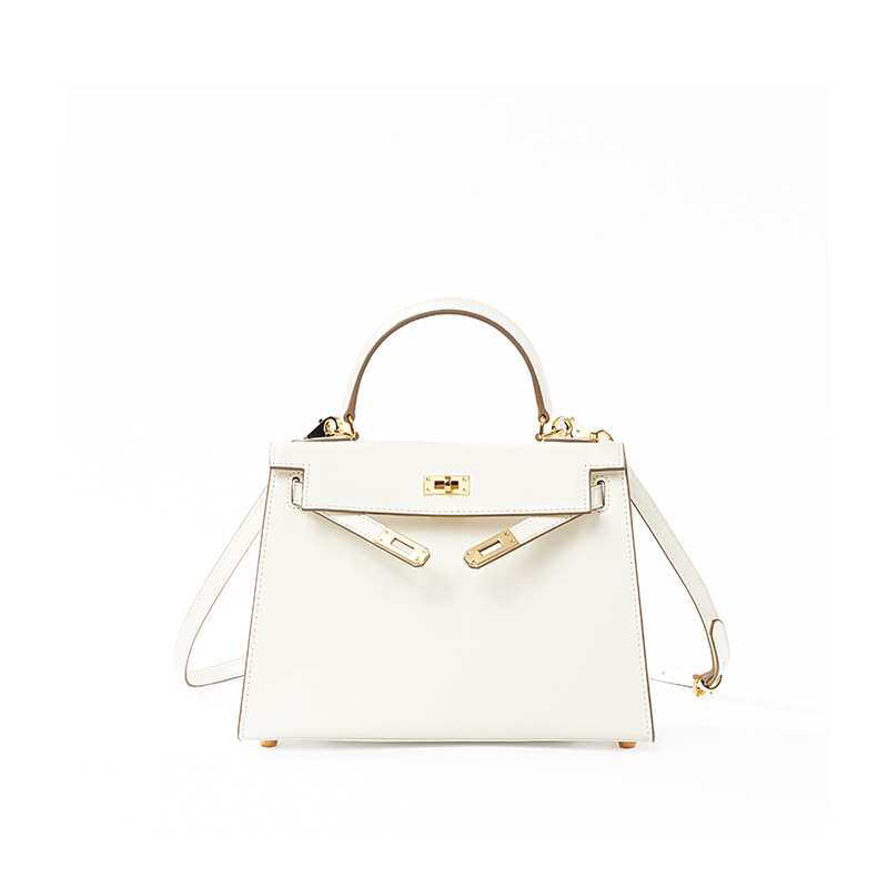 Boucle en or blanc