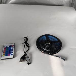 DV 5V 5050 RGB LEDストリップライト防水USB接続スマート音楽リモコンIP67カーフレキシブルLEDストリップライト