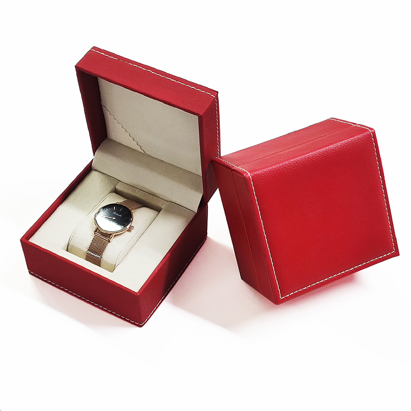 Boîte à montre rouge