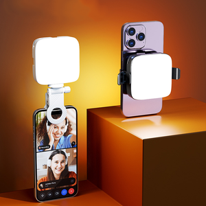 Tiktokホットポータブル干渉防止ミニポケットフィルライト3000-9900K LEDビデオポケットライト写真用Vlogging照明
