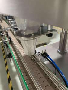 Máquina contadora de cápsulas blandas de caramelos de goma completamente automática para máquina contadora de cápsulas de tabletas - Product Image 2