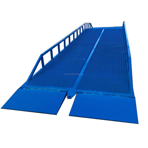 Puente de carga móvil resistente para carretillas elevadoras y remolques con sistema hidráulico suave - Product Image 1