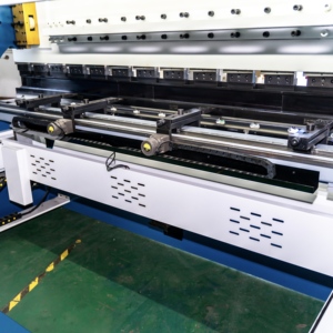 High Quality Optional <strong>Delem</strong> DA41 DA52 Estun E10 E21 E210 Controller CNC Hydraulic Press Brake Machine 200T 3200mm - Product Image 6