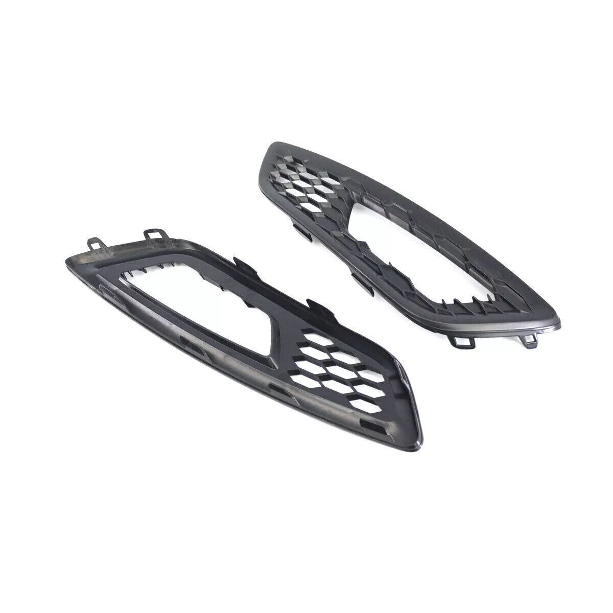 Une paire de laque noire