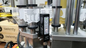 Sensor de etiqueta altamente preciso popular 5KHZ para detectar objetos transparentes/sin objetos transparentes NPN PNP