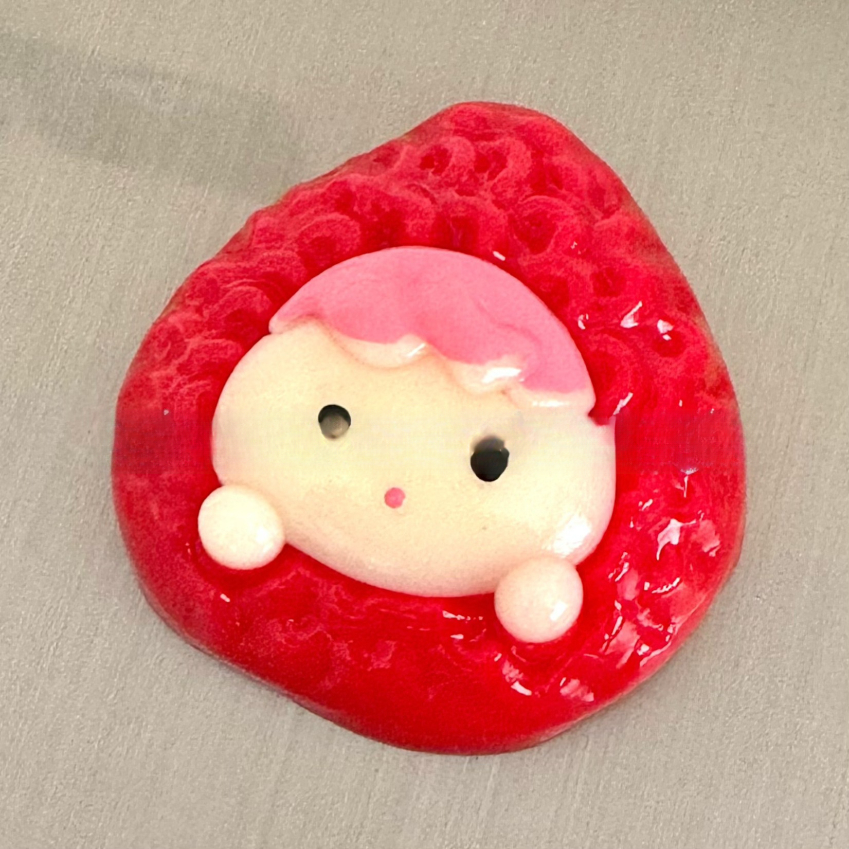 Bébé fraise colorée
