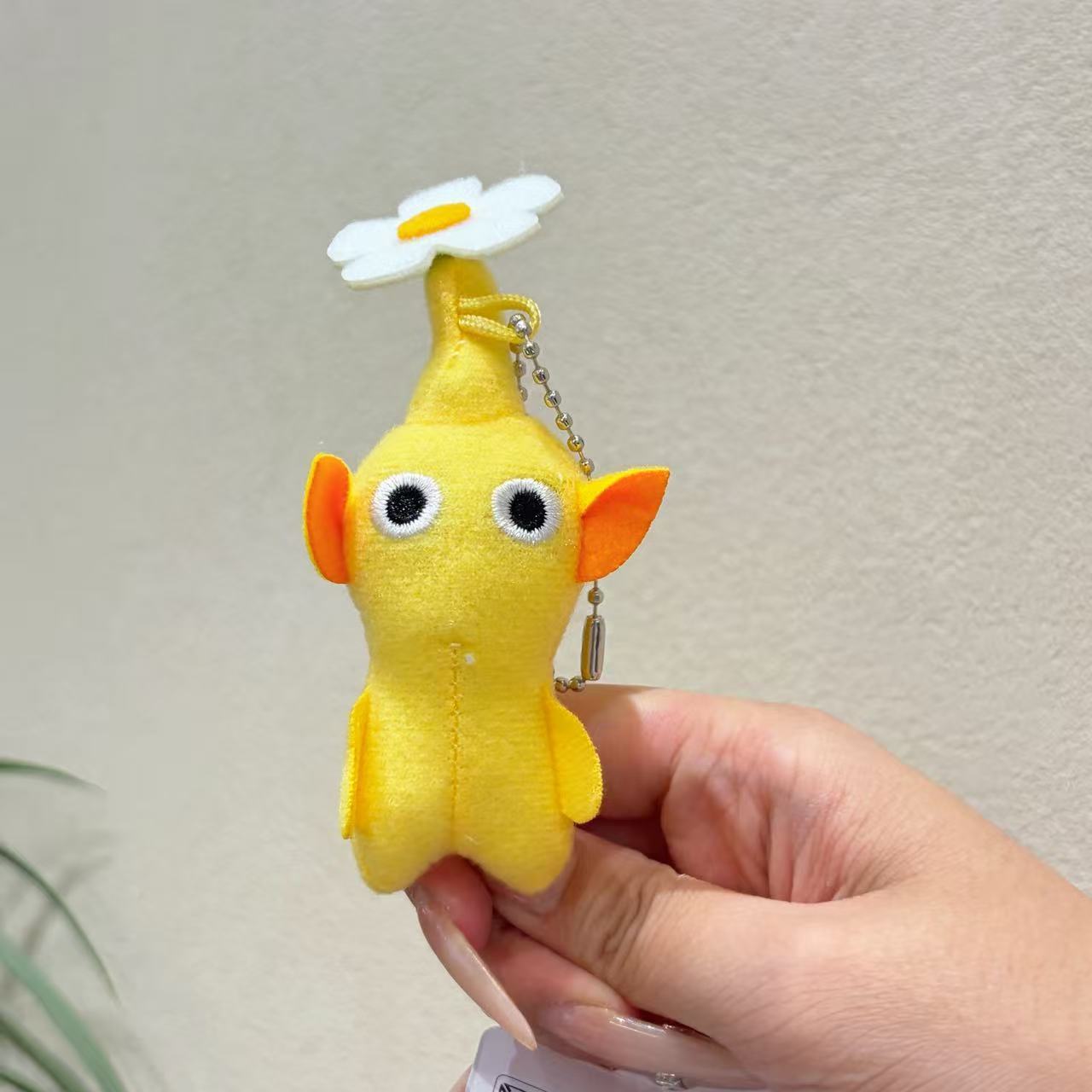 Pendentif pikmin jaune-8cm