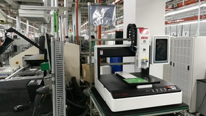 High Precision Denchtop Adhesive Glue 3 Axis Auto Dispensing Machine - Product Image 6