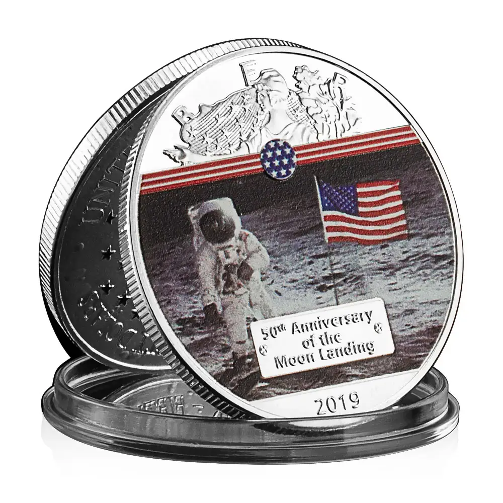 عملة تذكارية مكونة من 50 قطعة للمناسبة السنوية للانزلاق على سطح القمر لعام 2019 هدية قابلة للتجميع مطلية بالفضة ملونة ومخصصة لعملية Apollo 11