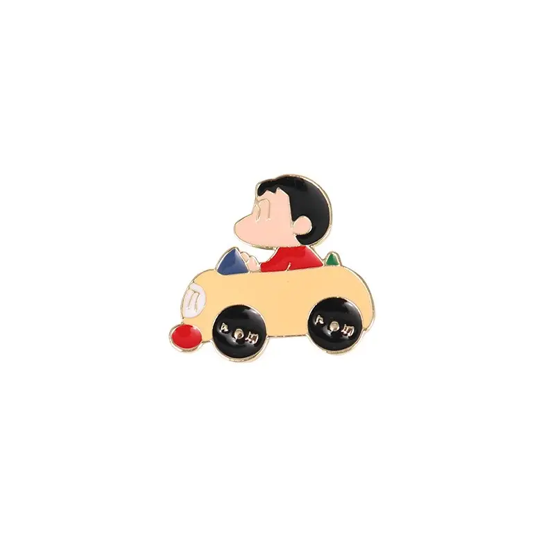 Crayon personnalisé petit nouveau voiture broche japonais mignon Anime métal Badge sac accessoires décoratifs vêtements doux émail broche Badge