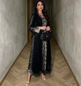 100% polyester kontrast çiçek nakış siyah açık abaya dubai islam giyim müslüman kadınlar için yumuşak başörtüsü açık abaya set