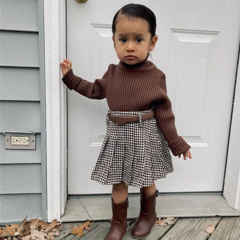 Conjunto de ropa de otoño e invierno para niños y niñas, jersey de cuello alto de Color marrón sólido + Falda corta a cuadros, 2 uds., 2021