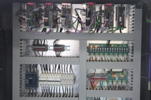 Enrutador CNC ATC con hoja de sierra 1325 para máquina cortadora de MDF para puerta de armario equipada con sistema de Control Syntec - Product Image 6