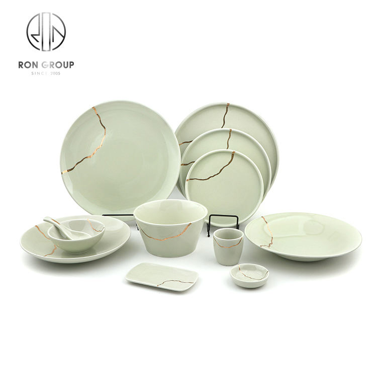 Ensemble d'assiettes