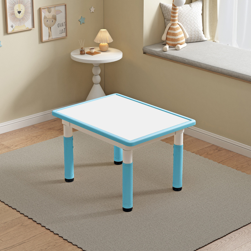 Tableau blanc, bureau simple bleu clair