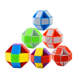 24 Segmenten Magische Slangenspeelgoed Creatieve Variant Holle Buitenaardse Educatieve Kinderspeelgoed Groothandel Multi-Color Magische Liniaal - Product Image 1