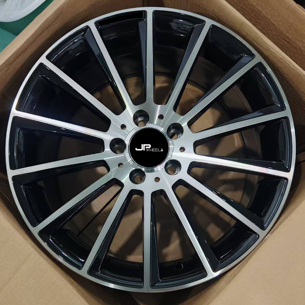 Face de machine noire