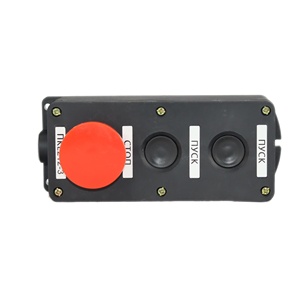 SSSHENGコントロールボタンPKE222-3 IP54 10A押しボタンスイッチPKEシリーズ3ボタンスイッチPKE122-3 - Product Image 1