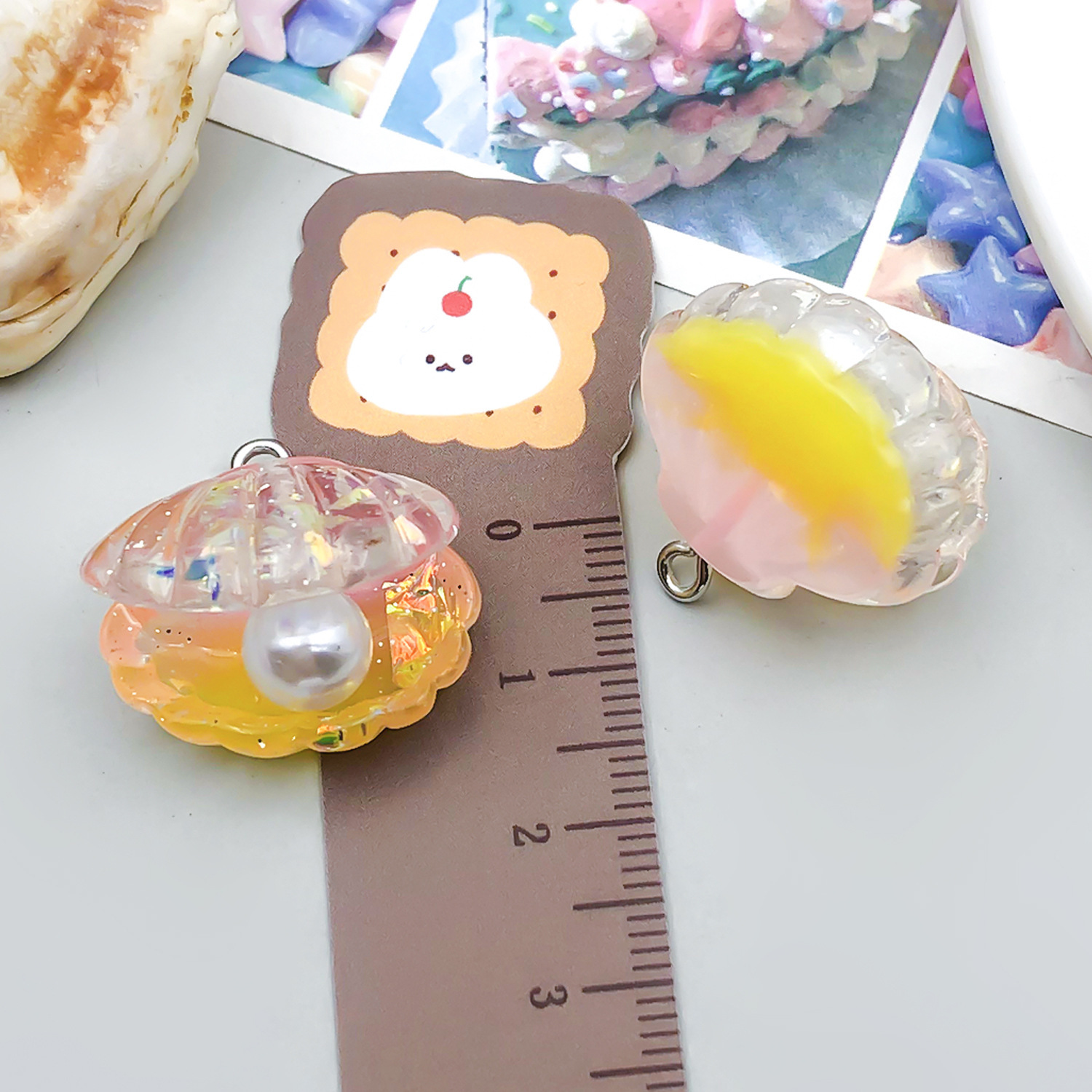 Yellow Clear Iridescent Shell 22x24x17mm 3.5g-23834