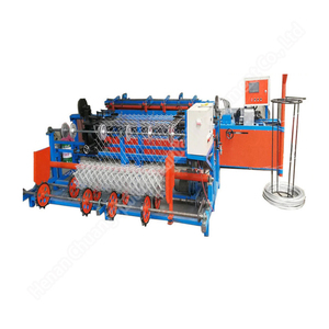 Máquina de malla de red de filtro de plástico, máquina de esgrima, máquina automática de red de alambre para tractor - Product Image 3