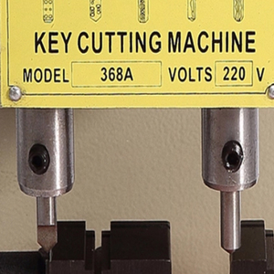 Replicador de llaves vertical DeFu 368A original, máquina cortadora, herramientas de cerrajería, duplicación de llaves de coche 220V, versión enchufable de 110V - Product Image 5