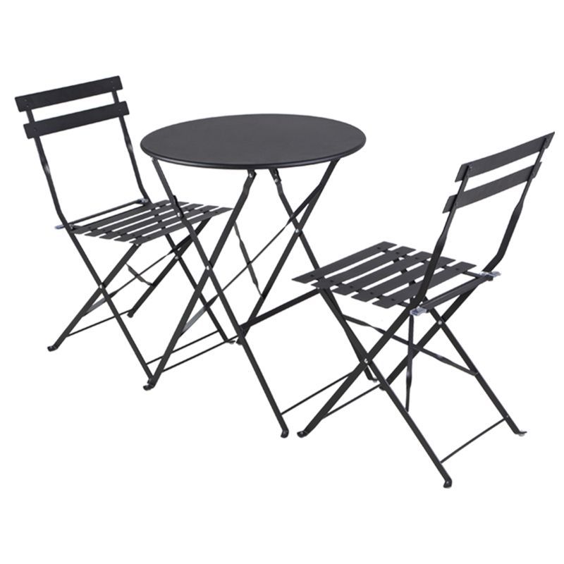 Ensemble comprenant 2 chaises en fer forgé noir et 1 table ronde pliante.