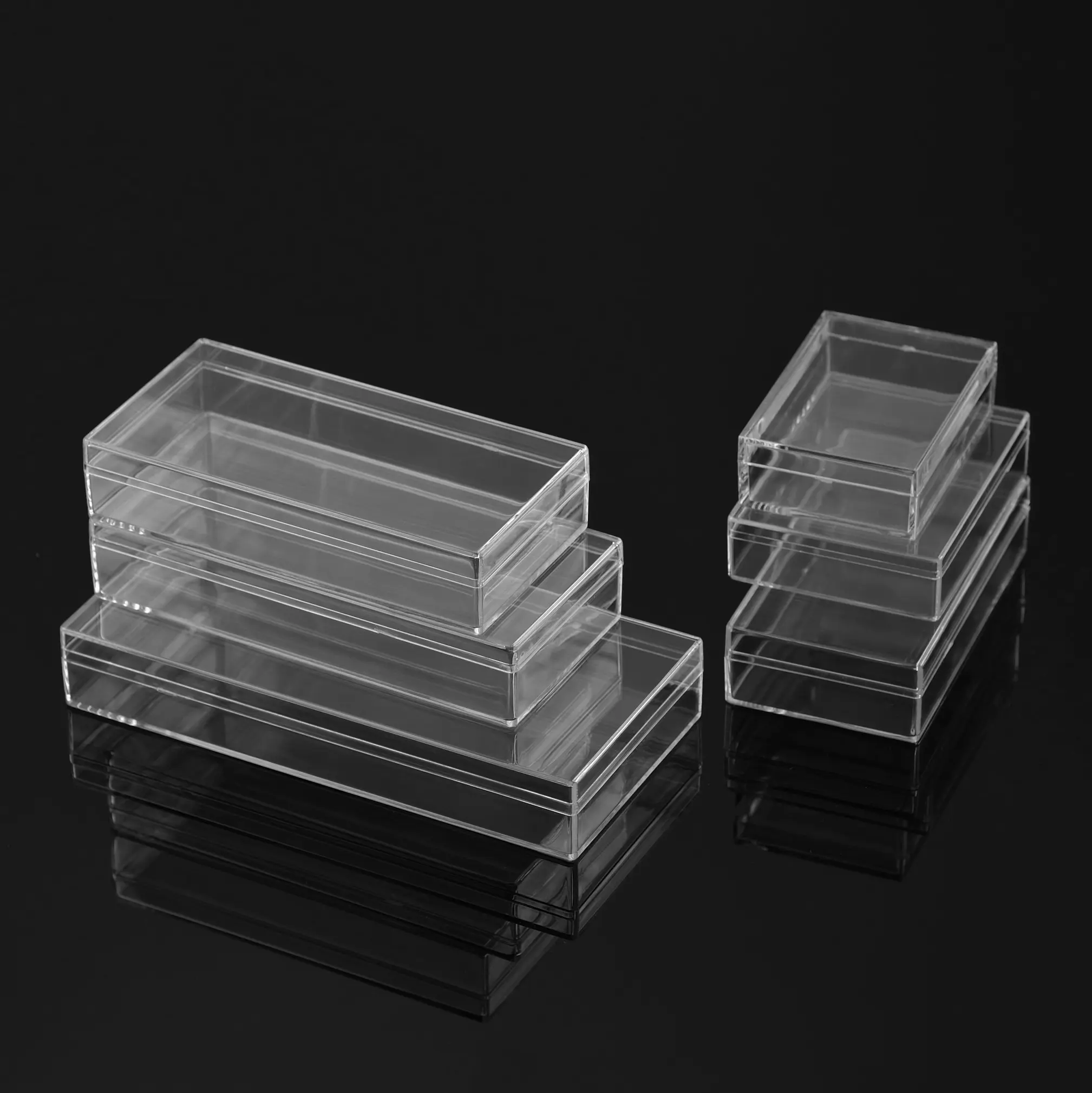 Boîte en plastique transparent dur en plusieurs tailles