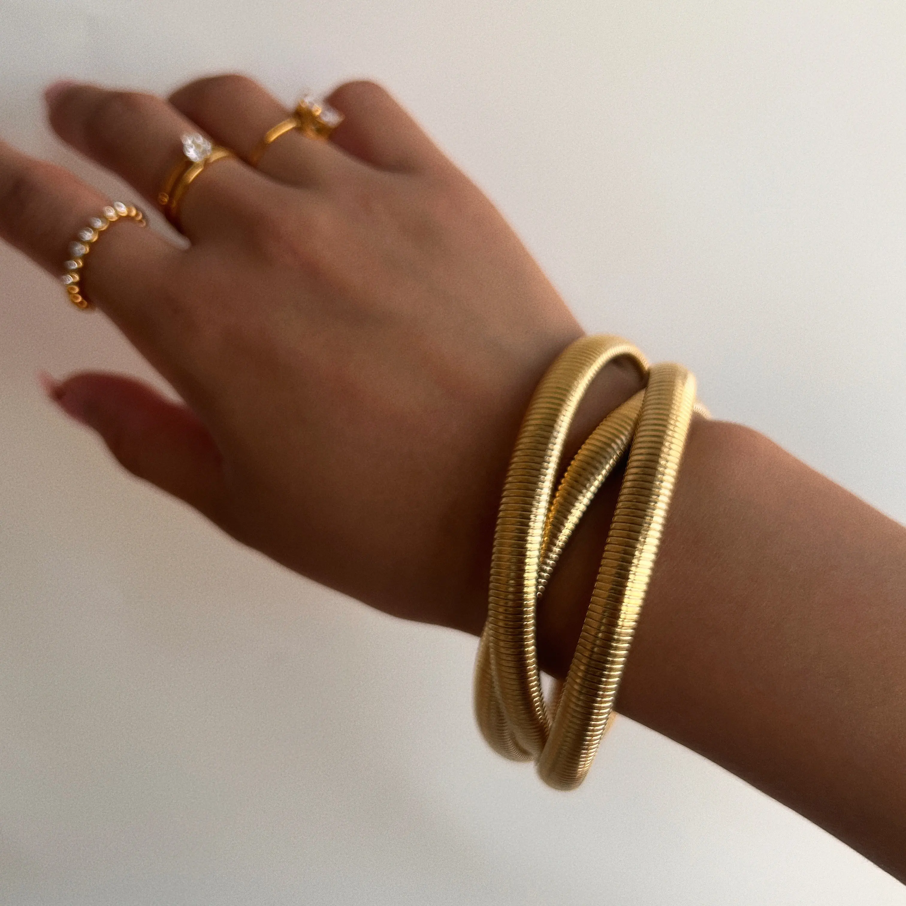 Dazan-pulsera de diseño elástico de acero inoxidable chapado en oro de 18k para mujer, brazalete de baile de diseño de tres capas, gitana, 2022