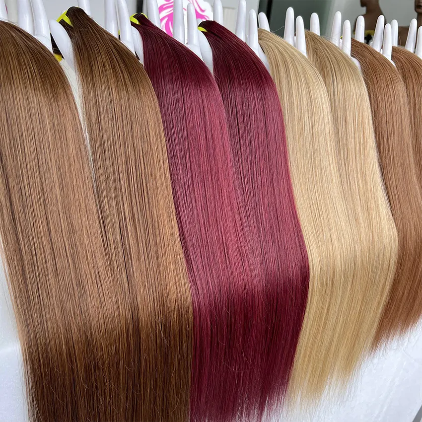 Fasci di capelli lisci brasiliani estensioni dei fasci di tessitura dei capelli umani di Remy di colore marrone biondo rosso bordeaux