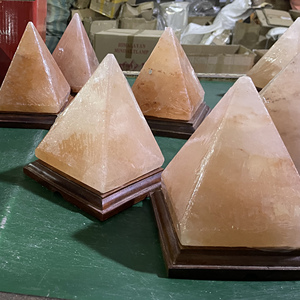 优质木质底座手工制作的天然水晶金字塔岩盐灯，带开关/调光器 - Product Image 5